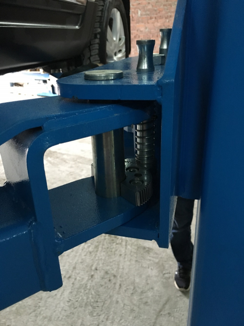 Подъемник эл/гидравлический 2-х ст. 4,5 т.нижняя синхрониз.